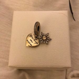 Pandora “You keep me warm” Charm